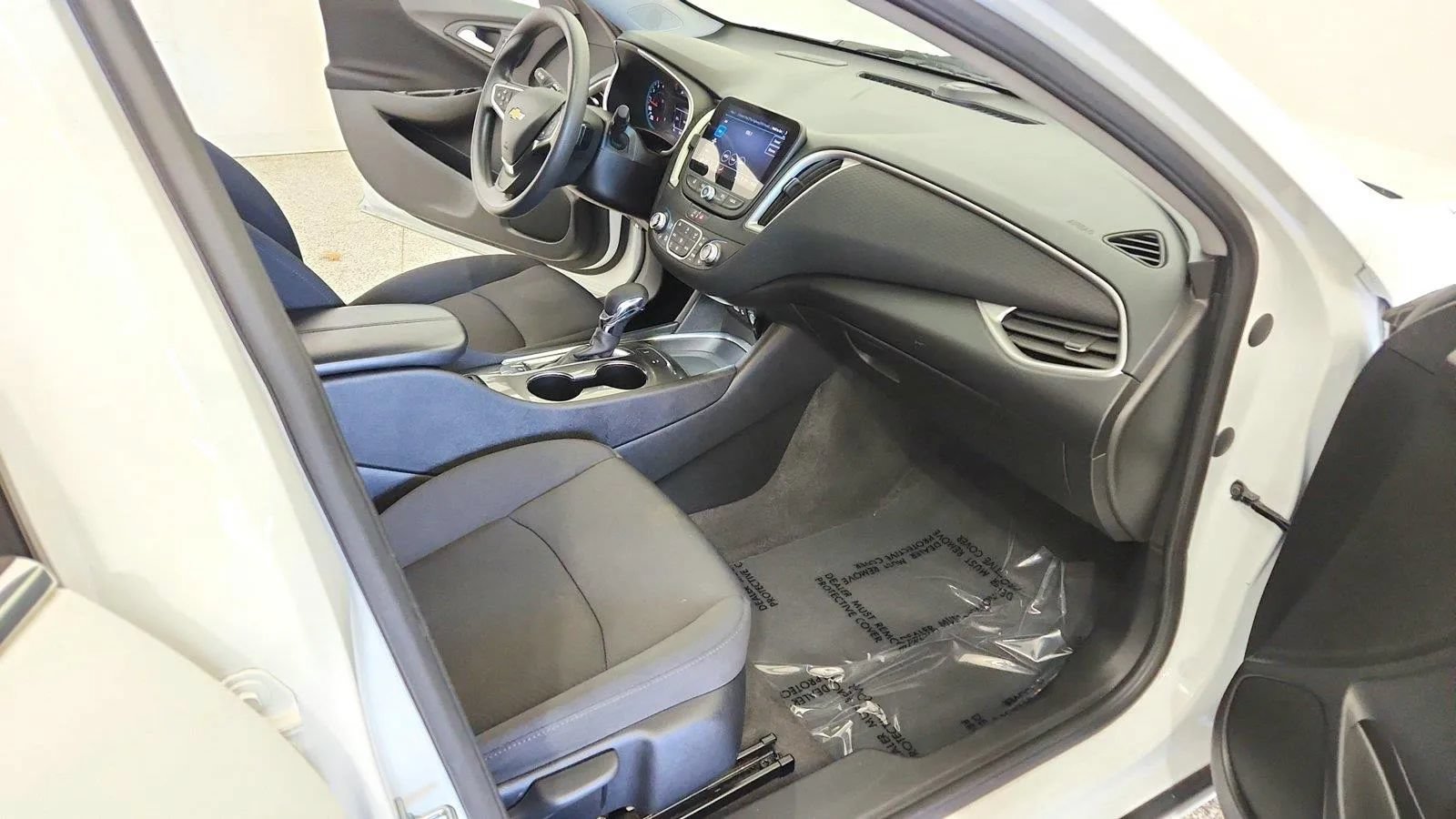 Used 2025 Chevrolet Malibu LT FWD image 28