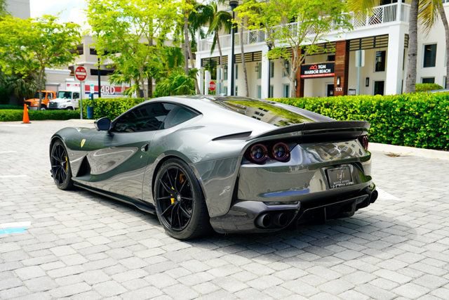 Used 2020 Ferrari 812 Superfast RWD image 22