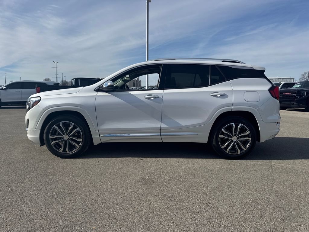 Used 2020 GMC Terrain Denali w/ Denali Premium Package image 3