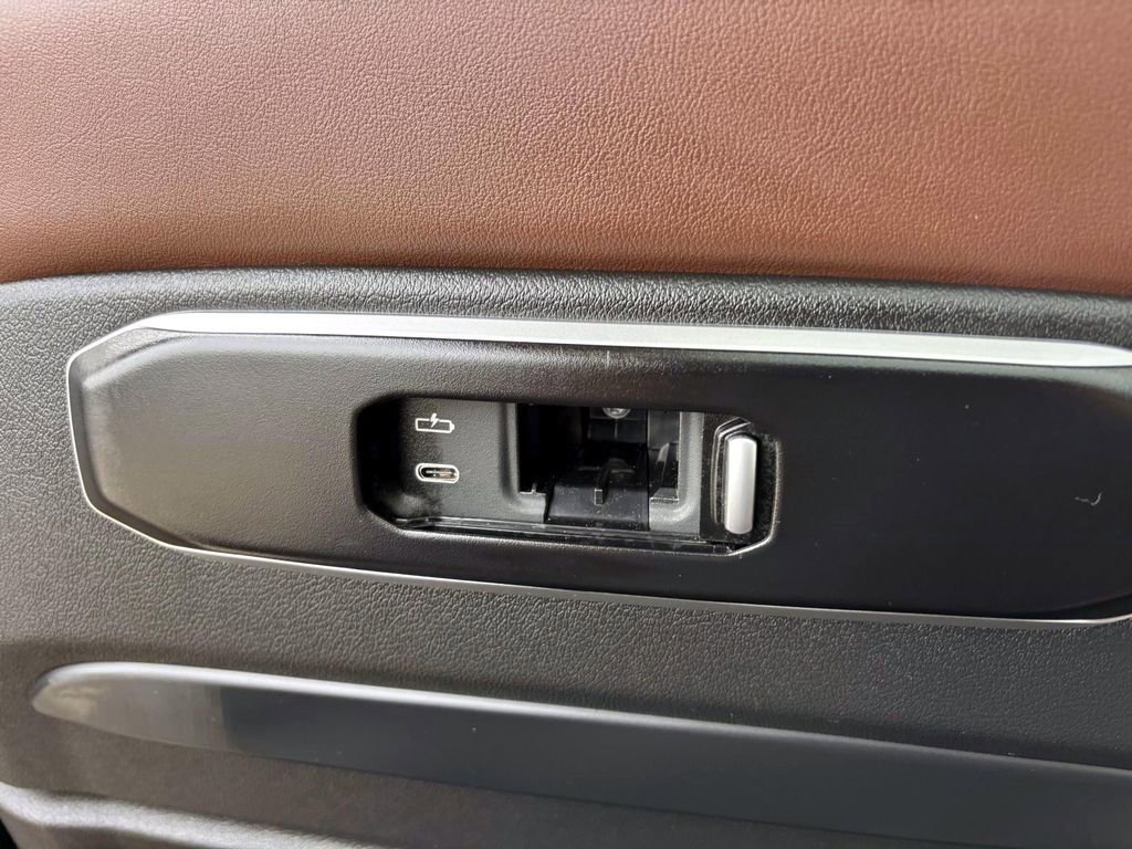 Certified 2025 BMW X7 xDrive40i image 34