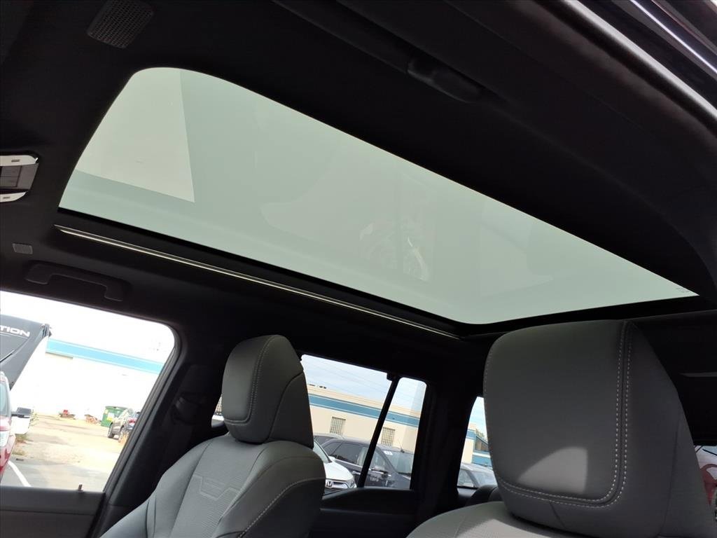 Used 2025 Lexus GX 550 w/ Accessory Package (2T) image 11