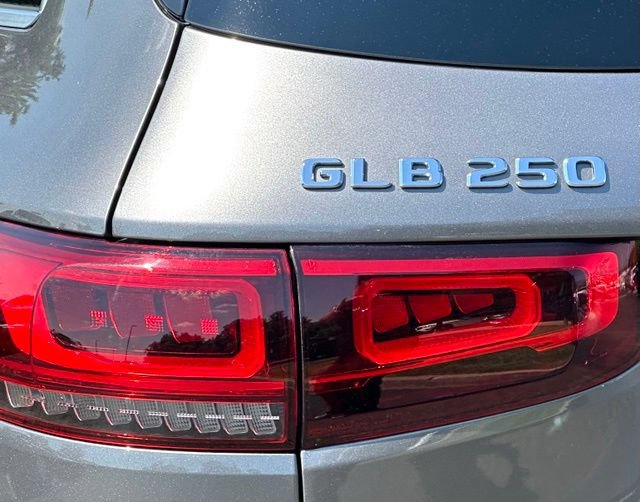 Certified 2021 Mercedes-Benz GLB 250 4MATIC image 10