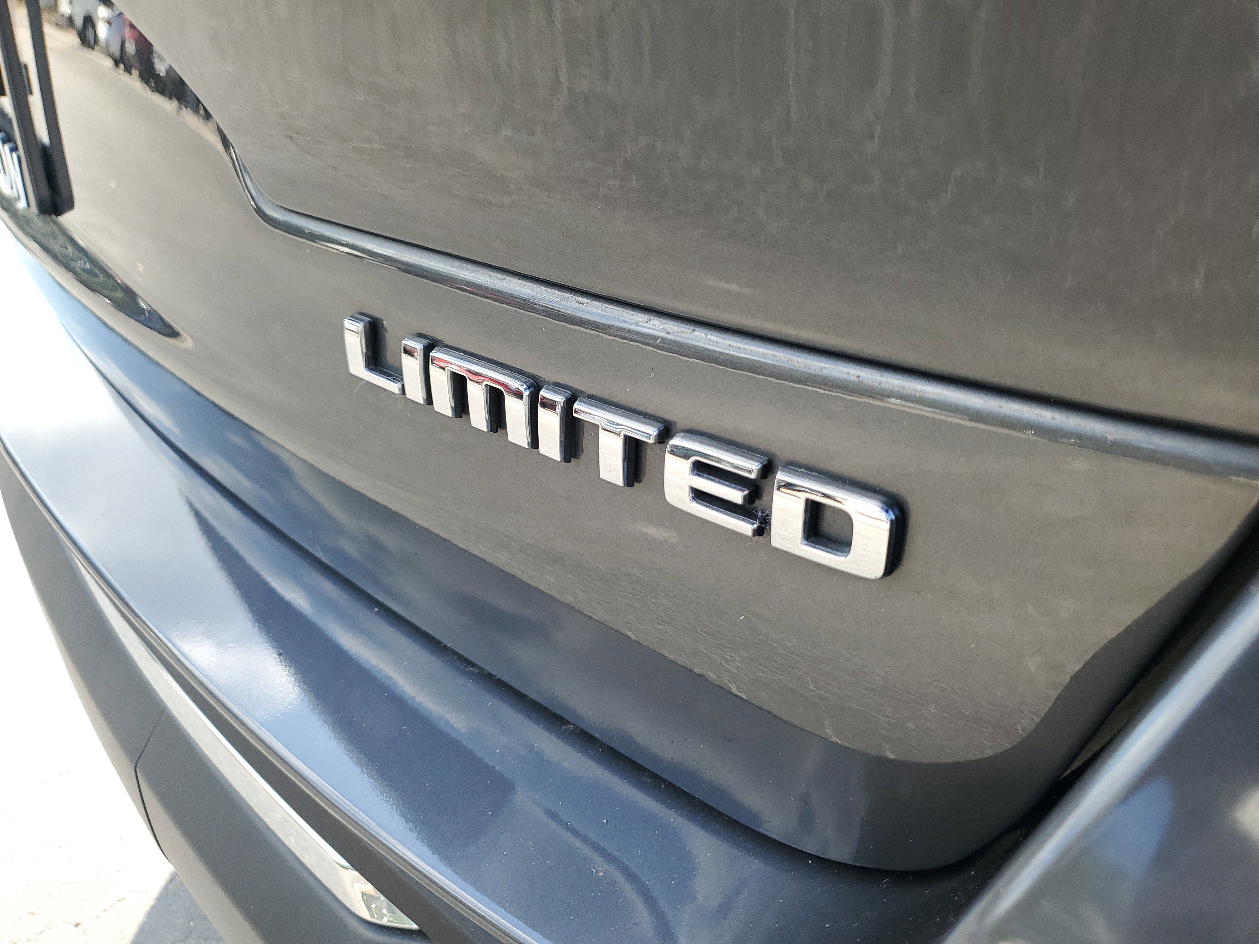 Used 2022 Jeep Grand Cherokee L Limited w/ Luxury Tech Group II image 9