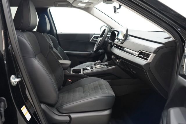 Used 2024 Mitsubishi Outlander SE image 35