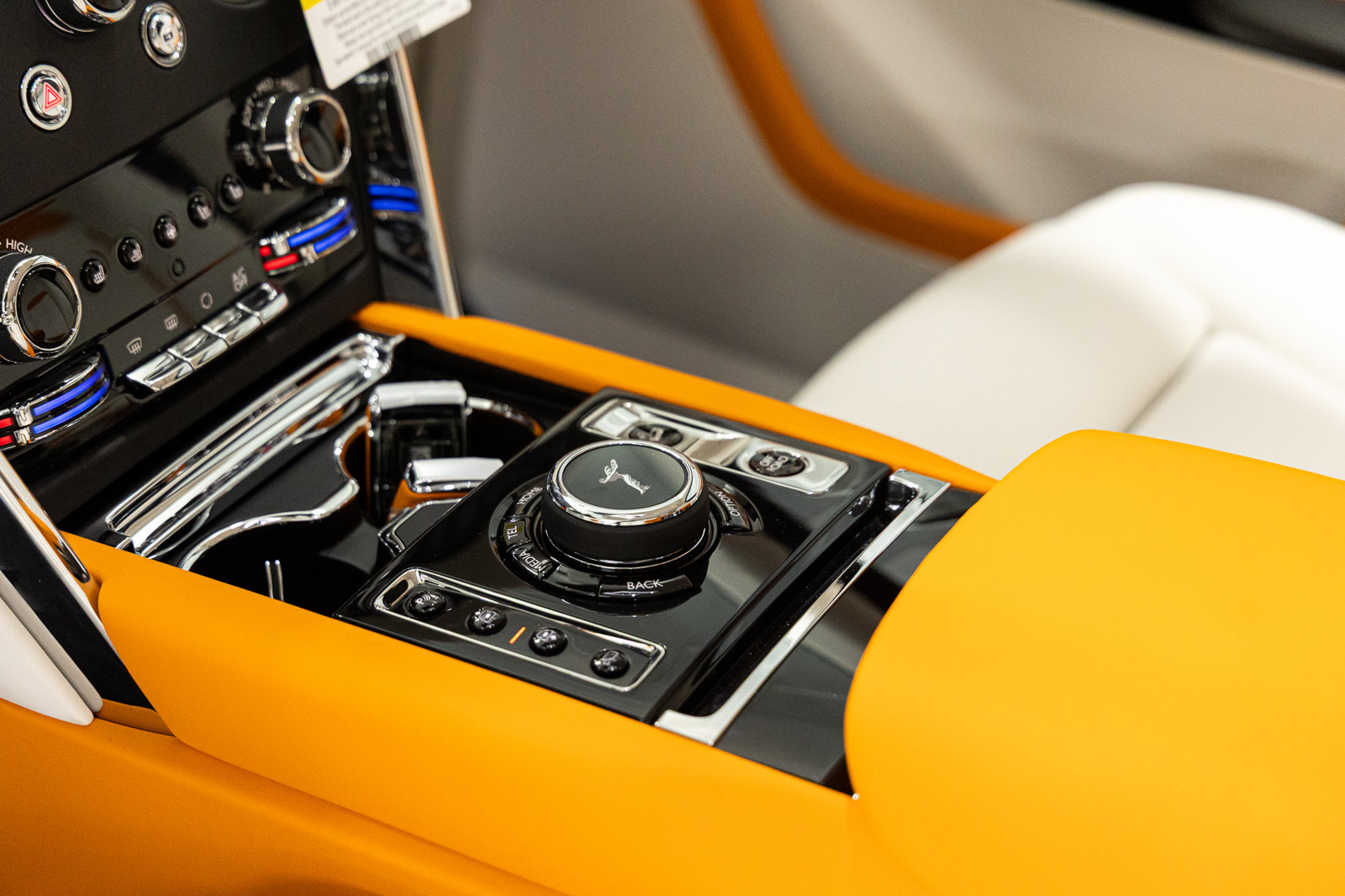 New 2026 Rolls-Royce Cullinan AWD/4WD image 42