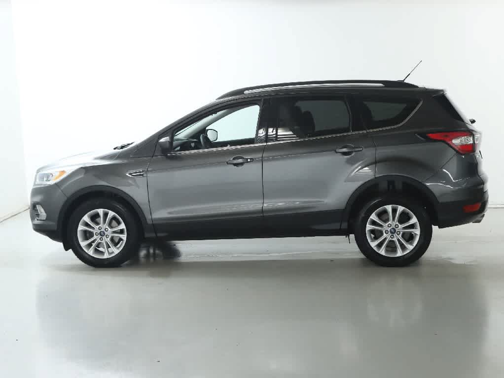 Used 2017 Ford Escape SE w/ Equipment Group 201A FWD image 40