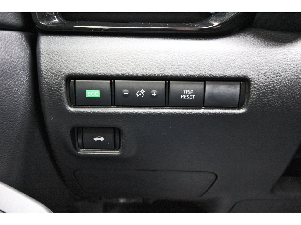 Certified 2025 Nissan Sentra SV FWD image 20