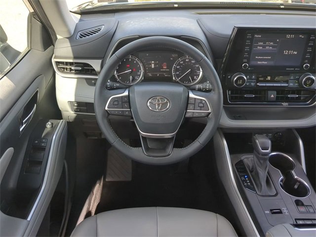 Certified 2022 Toyota Highlander XLE image 16