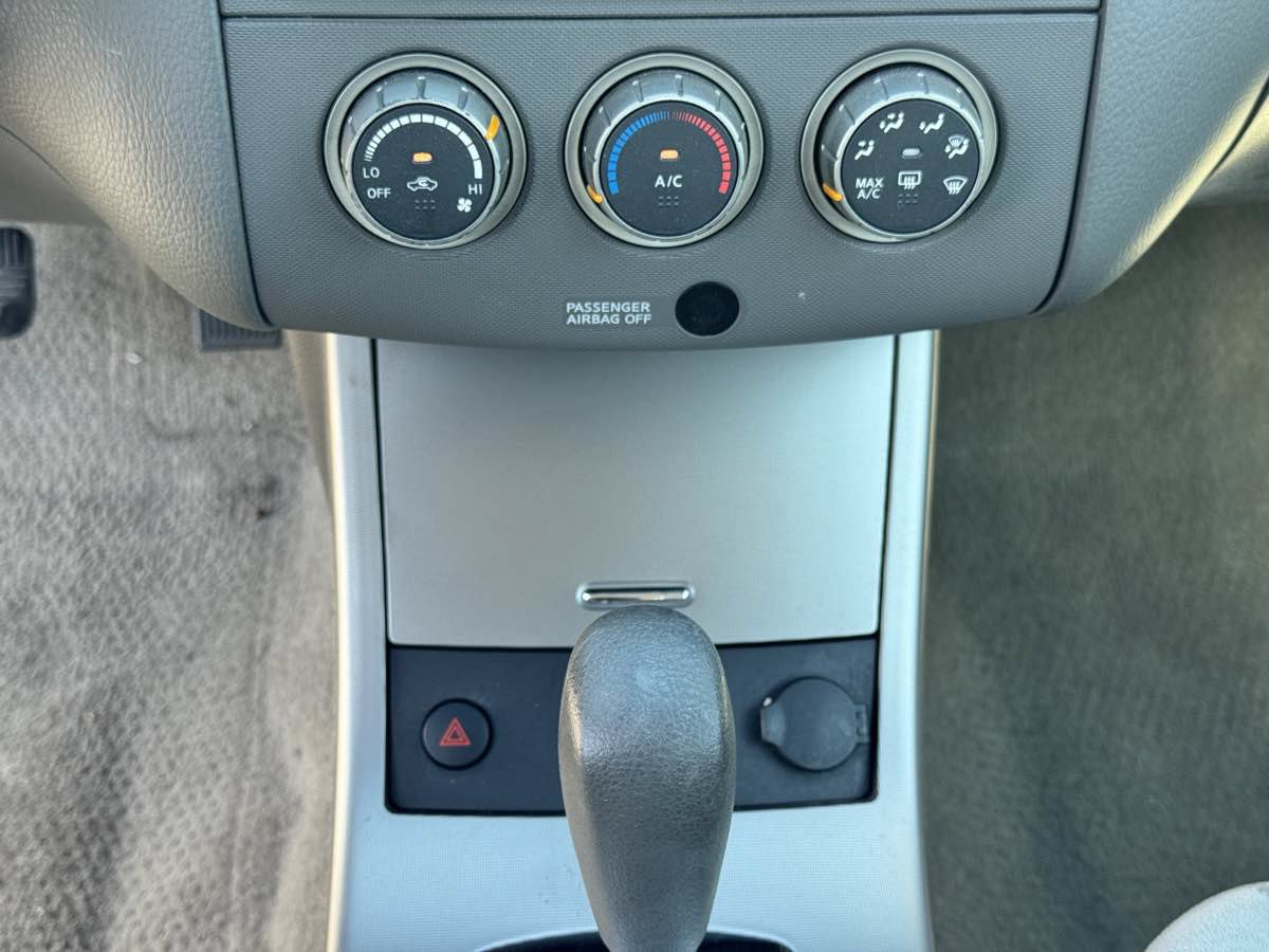 Used 2006 Nissan Altima 3.5 SE FWD image 43