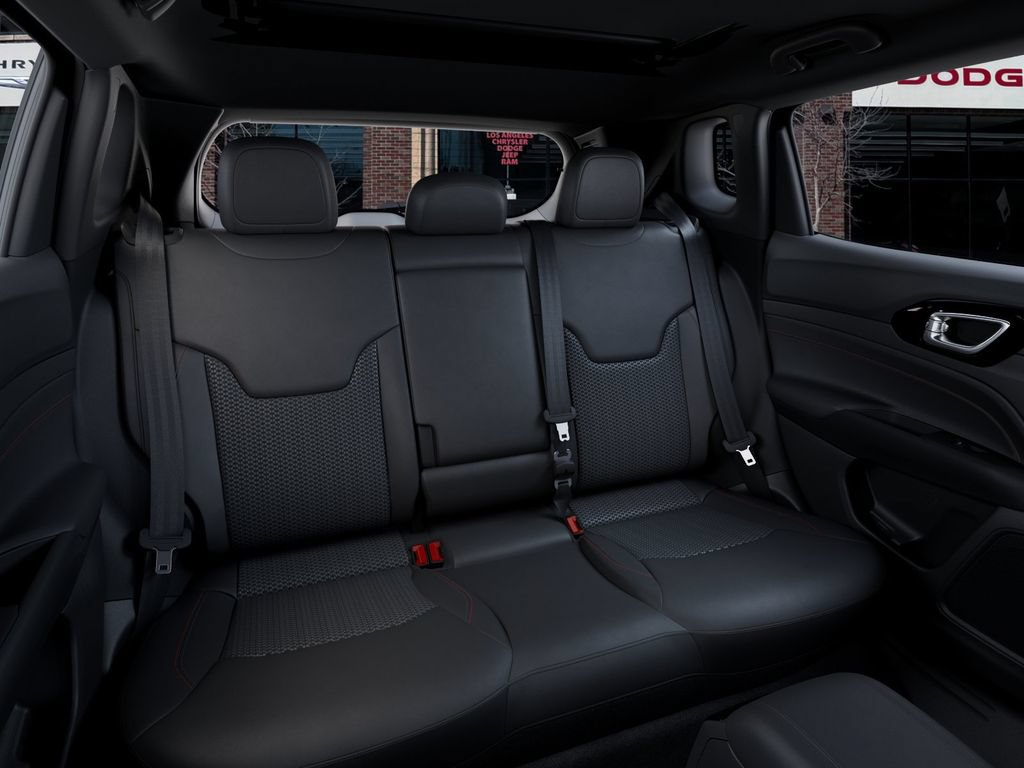 New 2026 Jeep Compass Trailhawk w/ Sun, Sound & Navigation Group AWD/4WD image 15