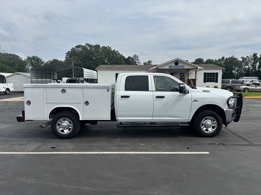 Used 2024 RAM 2500 Tradesman w/ Chrome Appearance Group image 5