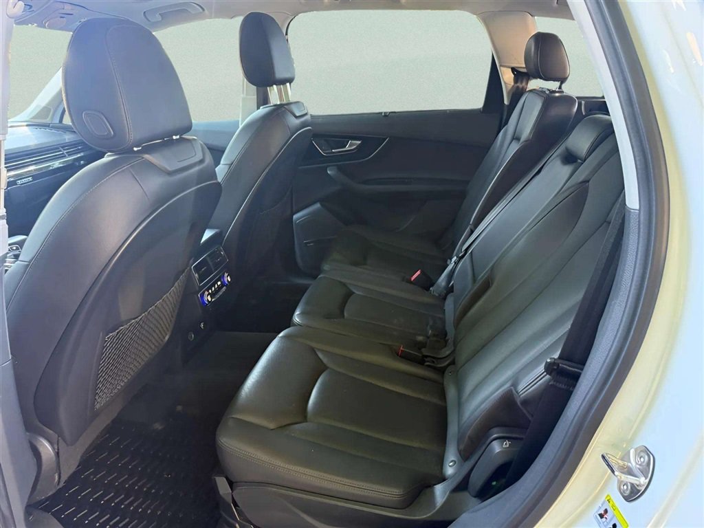 Used 2019 Audi Q7 3.0T Premium Plus w/ Premium Plus Package AWD/4WD image 12