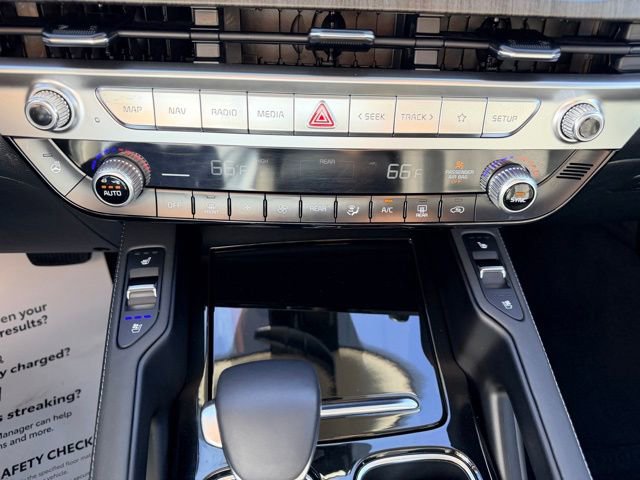 Used 2024 Kia Telluride EX w/ EX Captain's Chair Package image 28