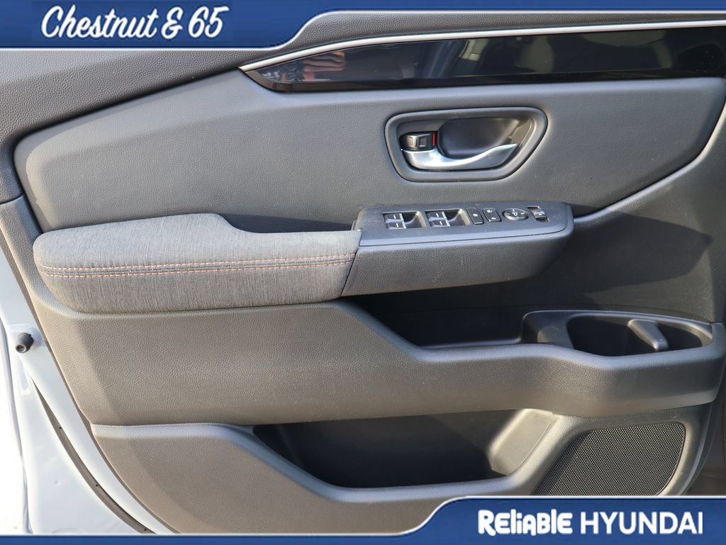 Used 2025 Honda Pilot Sport image 21