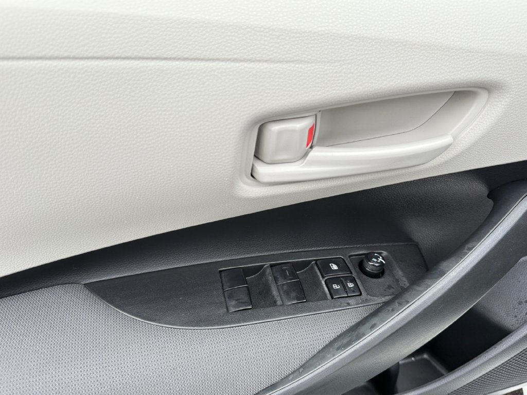 Used 2023 Toyota Corolla LE FWD image 11