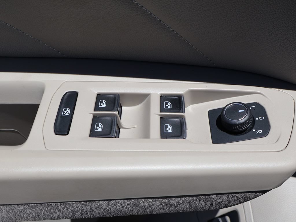 Used 2022 Volkswagen Atlas SE w/ Panoramic Sunroof Package FWD image 38