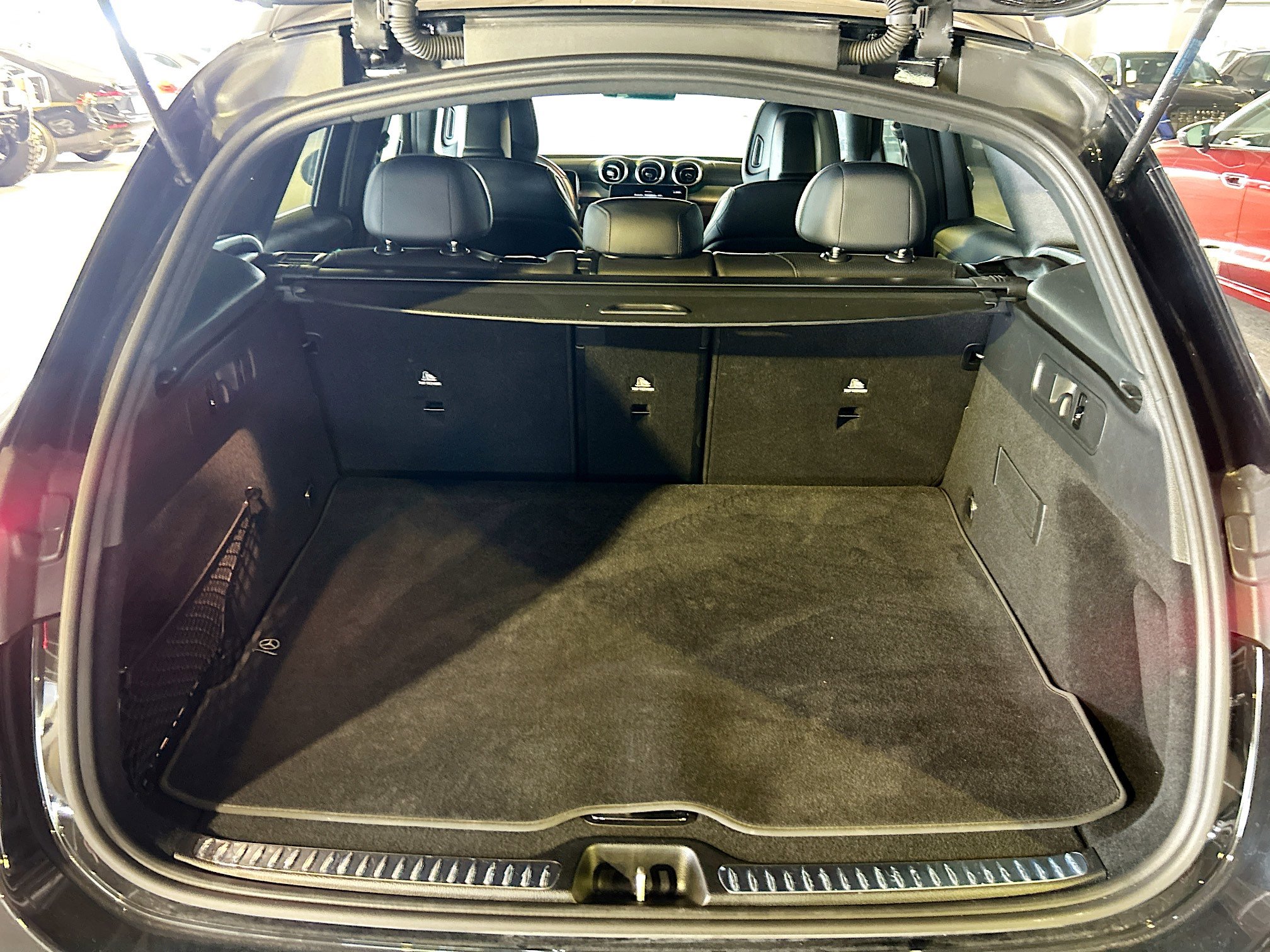 Used 2024 Mercedes-Benz GLC 300 4MATIC image 8