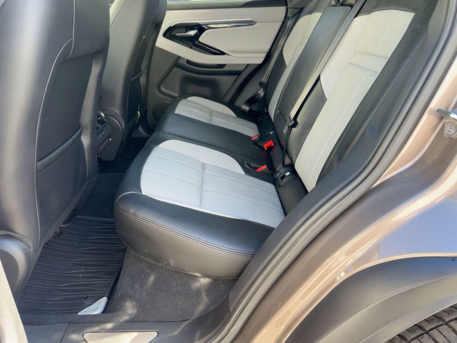 Used 2020 Land Rover Range Rover Evoque R-Dynamic SE image 12