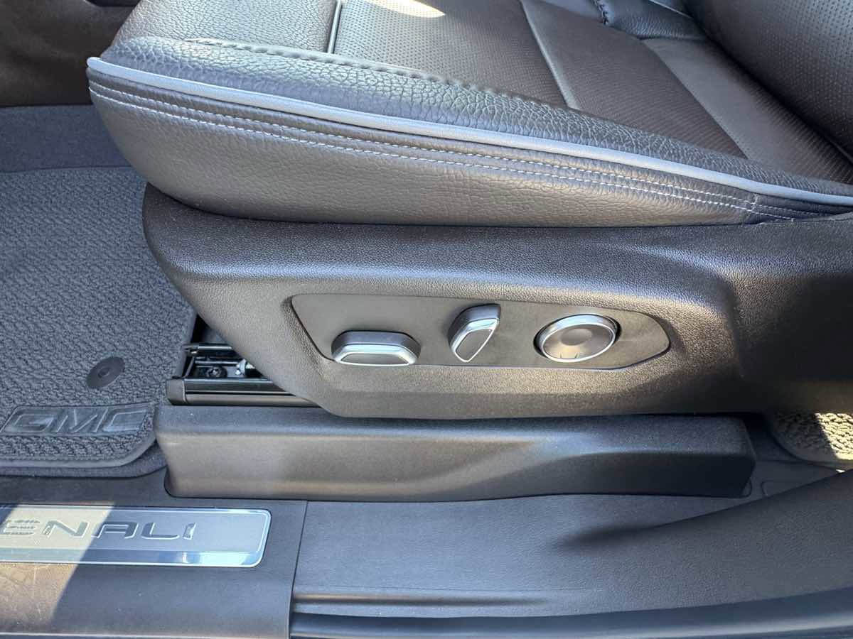 Used 2024 GMC Sierra 1500 Denali w/ Denali Reserve Package image 18