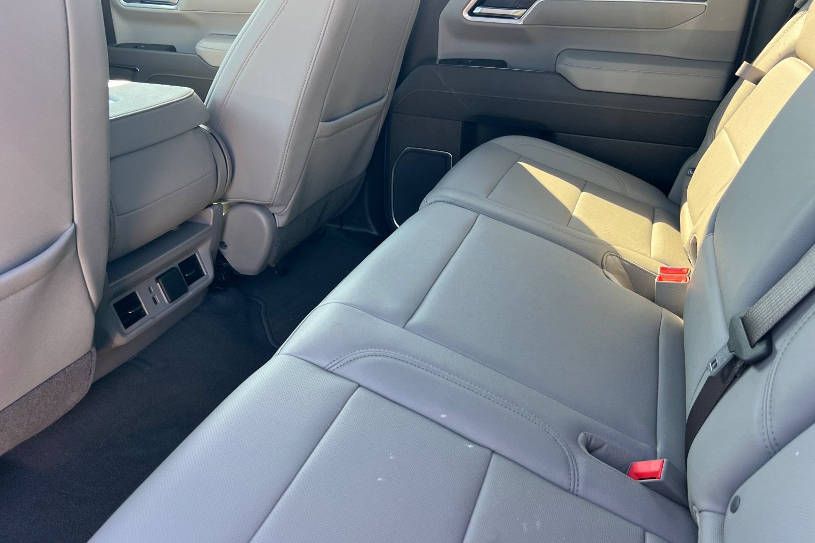 Used 2026 GMC Sierra 1500 SLT RWD image 16
