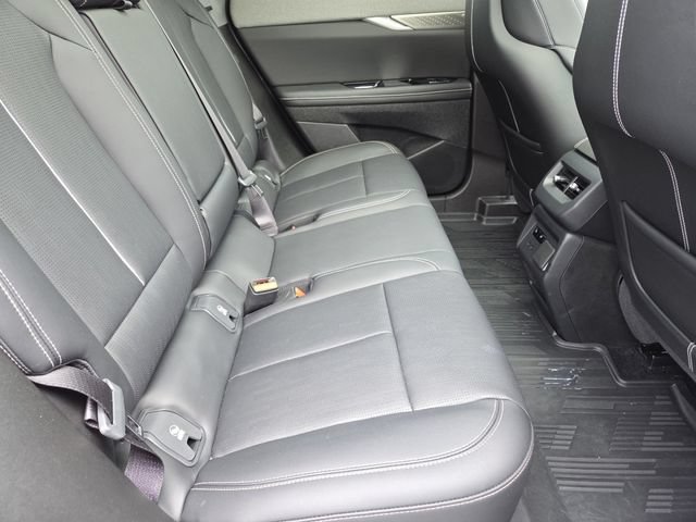 Used 2025 Cadillac Optiq Luxury 2 w/ LPO, Floor Liner Package AWD/4WD image 27