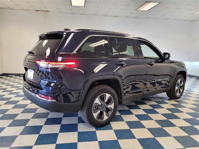 Used 2022 Jeep Grand Cherokee Limited 4xe w/ Luxury Tech Group II image 8