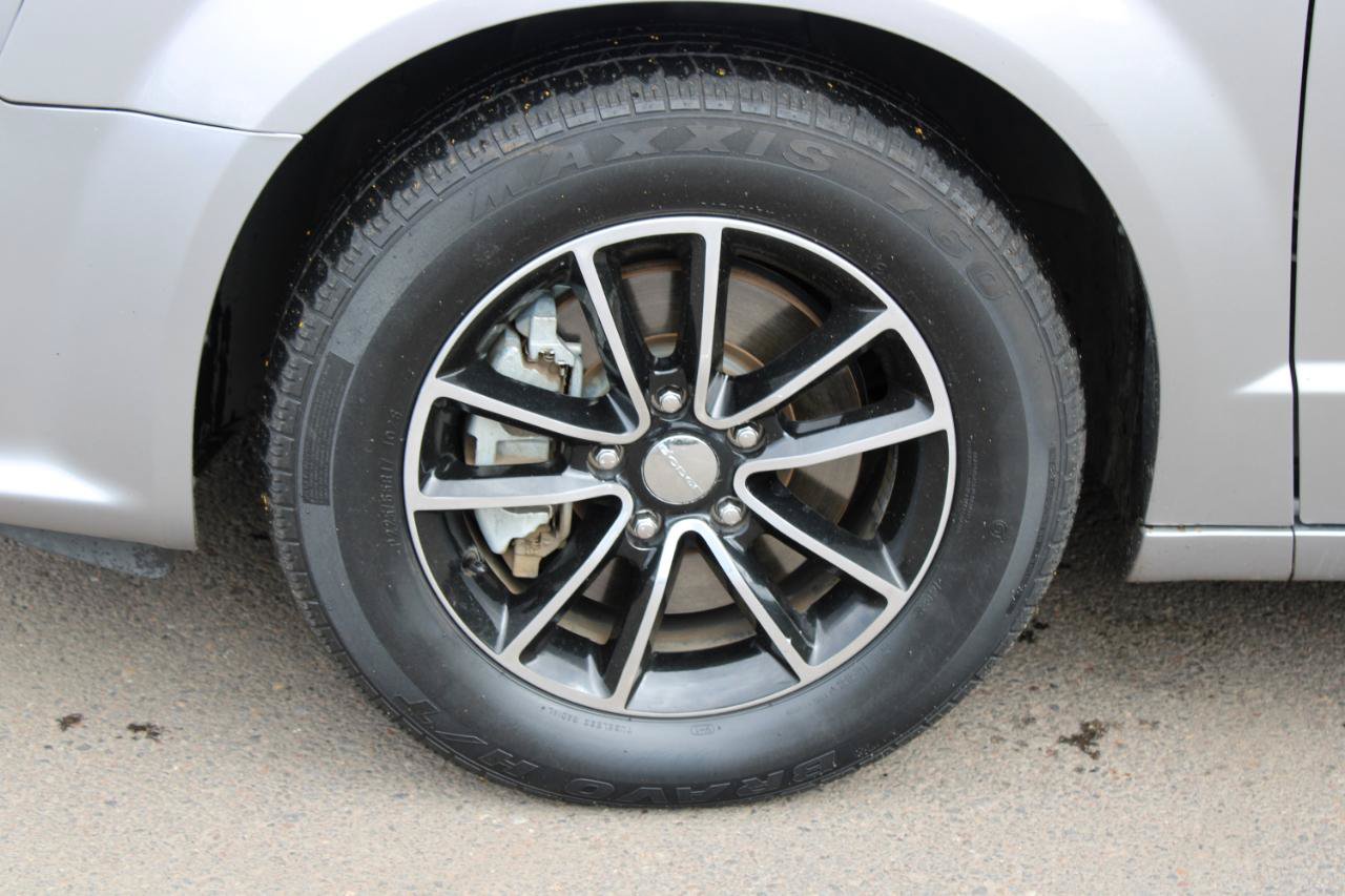 Used 2016 Dodge Grand Caravan R/T FWD image 17