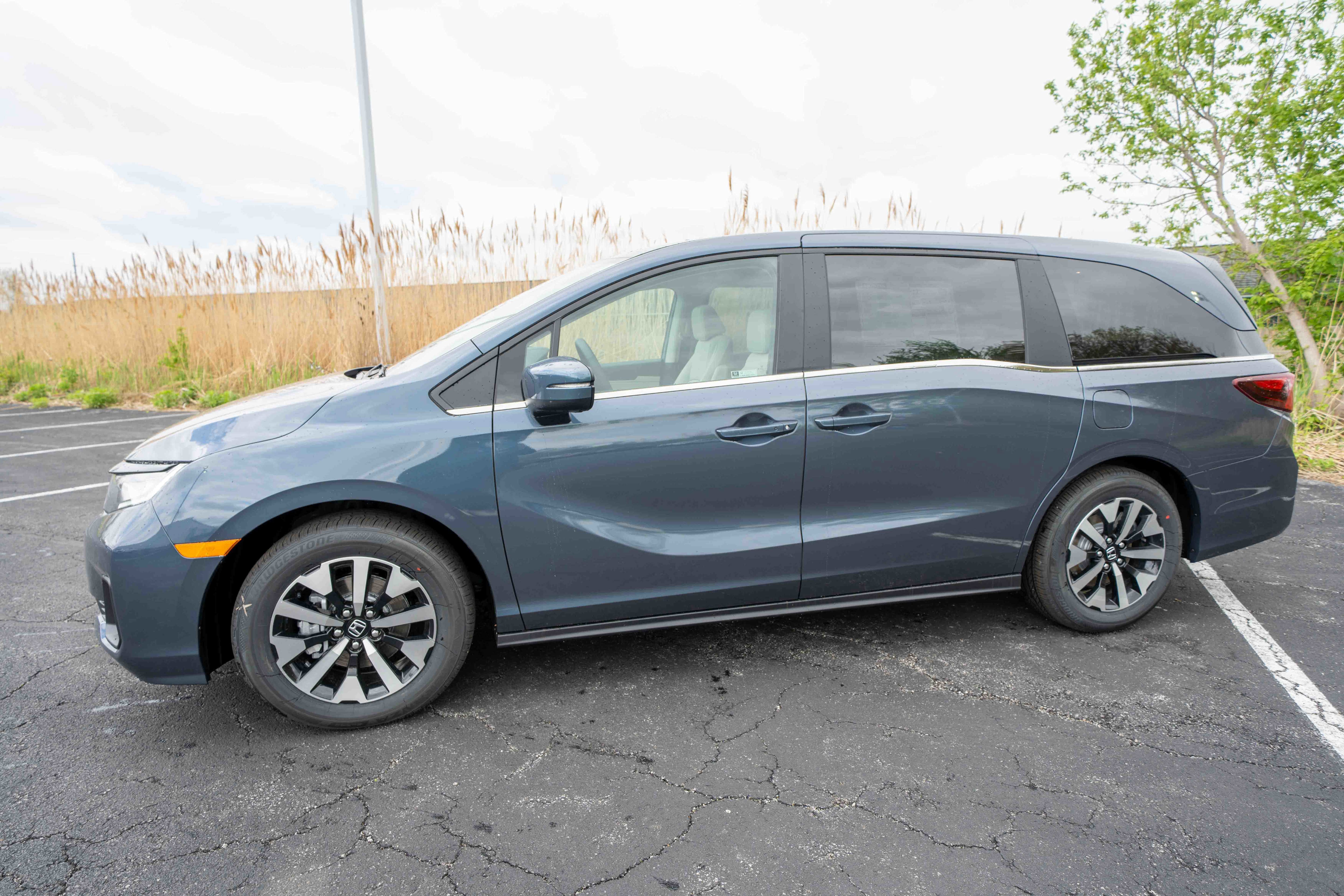 Used 2026 Honda Odyssey EX-L image 3
