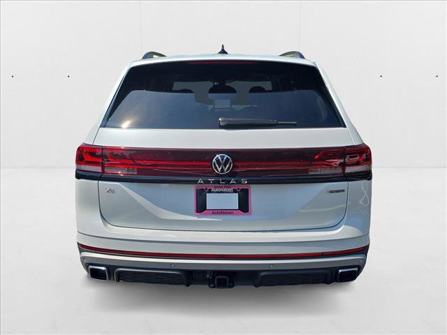New 2026 Volkswagen Atlas Peak Edition image 3