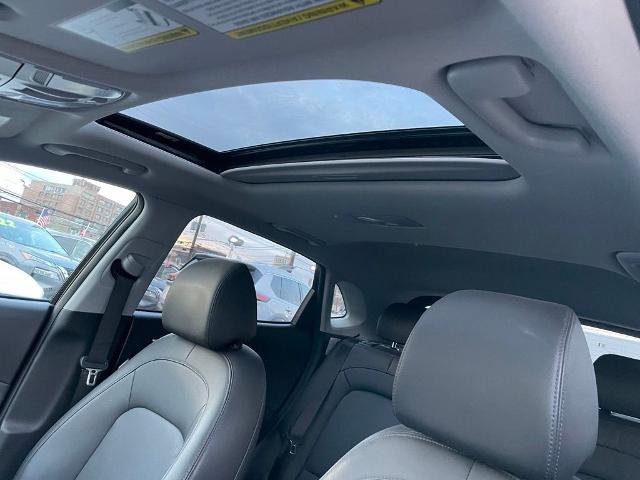 Used 2022 Hyundai Kona Limited w/ Cargo Package image 24