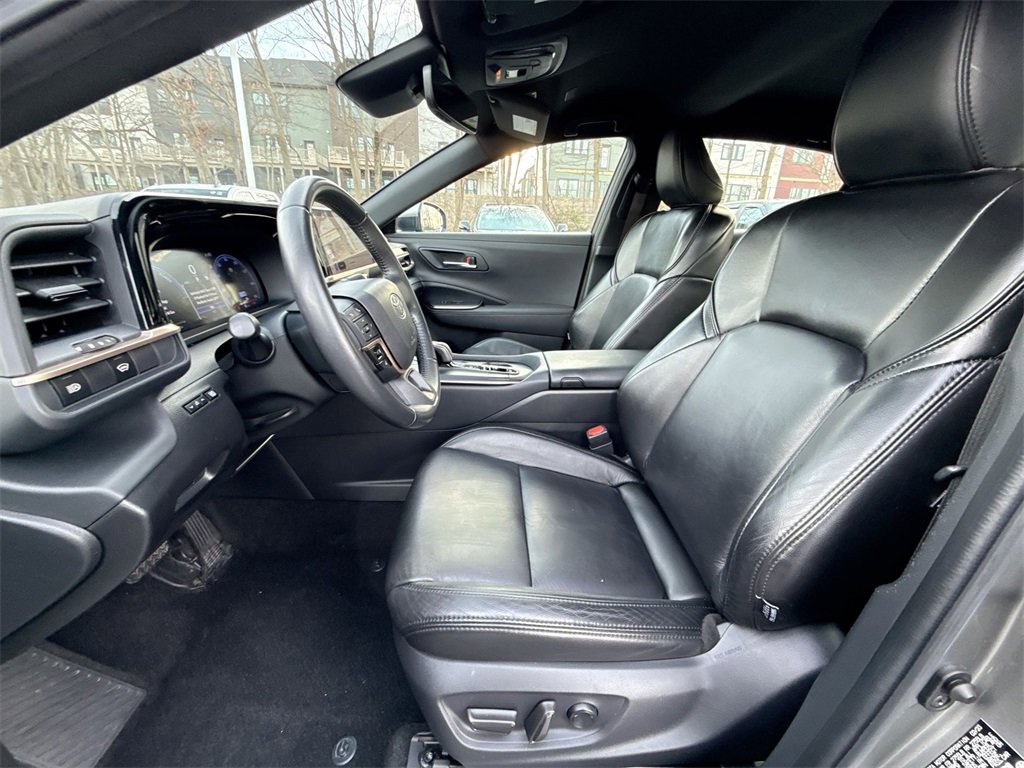 Used 2023 Toyota Crown XLE image 13