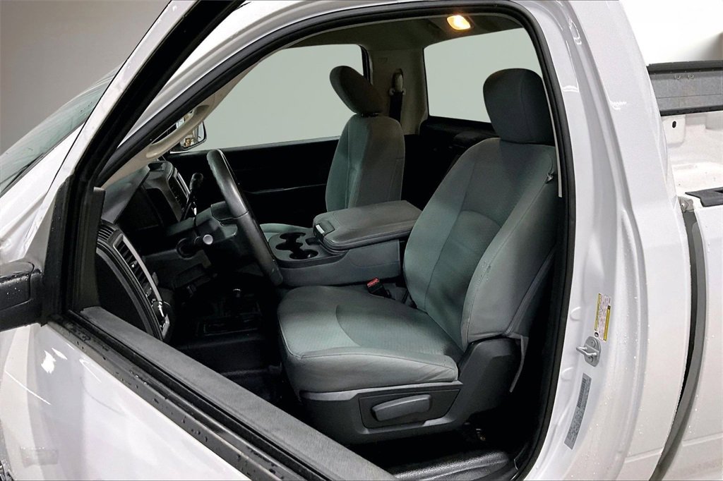 Used 2018 RAM 2500 Tradesman w/ Chrome Appearance Group image 21