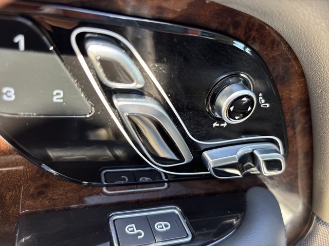 Used 2020 Land Rover Range Rover HSE AWD/4WD image 25