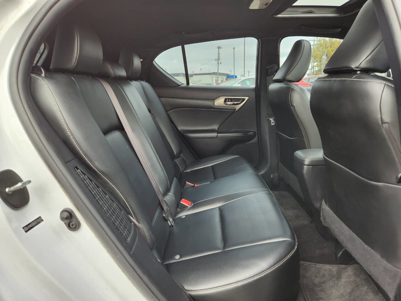 Used 2014 Lexus CT 200h image 13