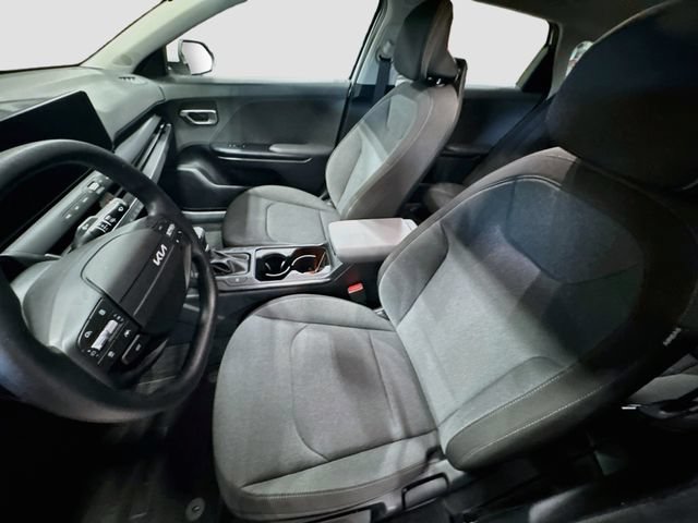 Used 2025 Kia K4 FWD image 20