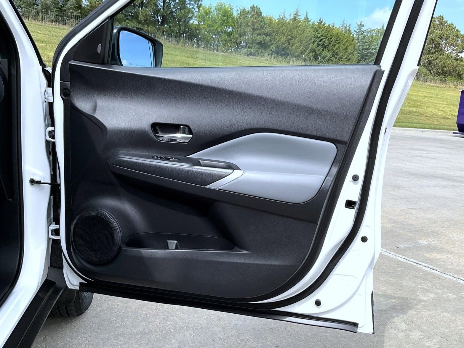 Certified 2024 Nissan Kicks SR w/ SR Premium Package image 17