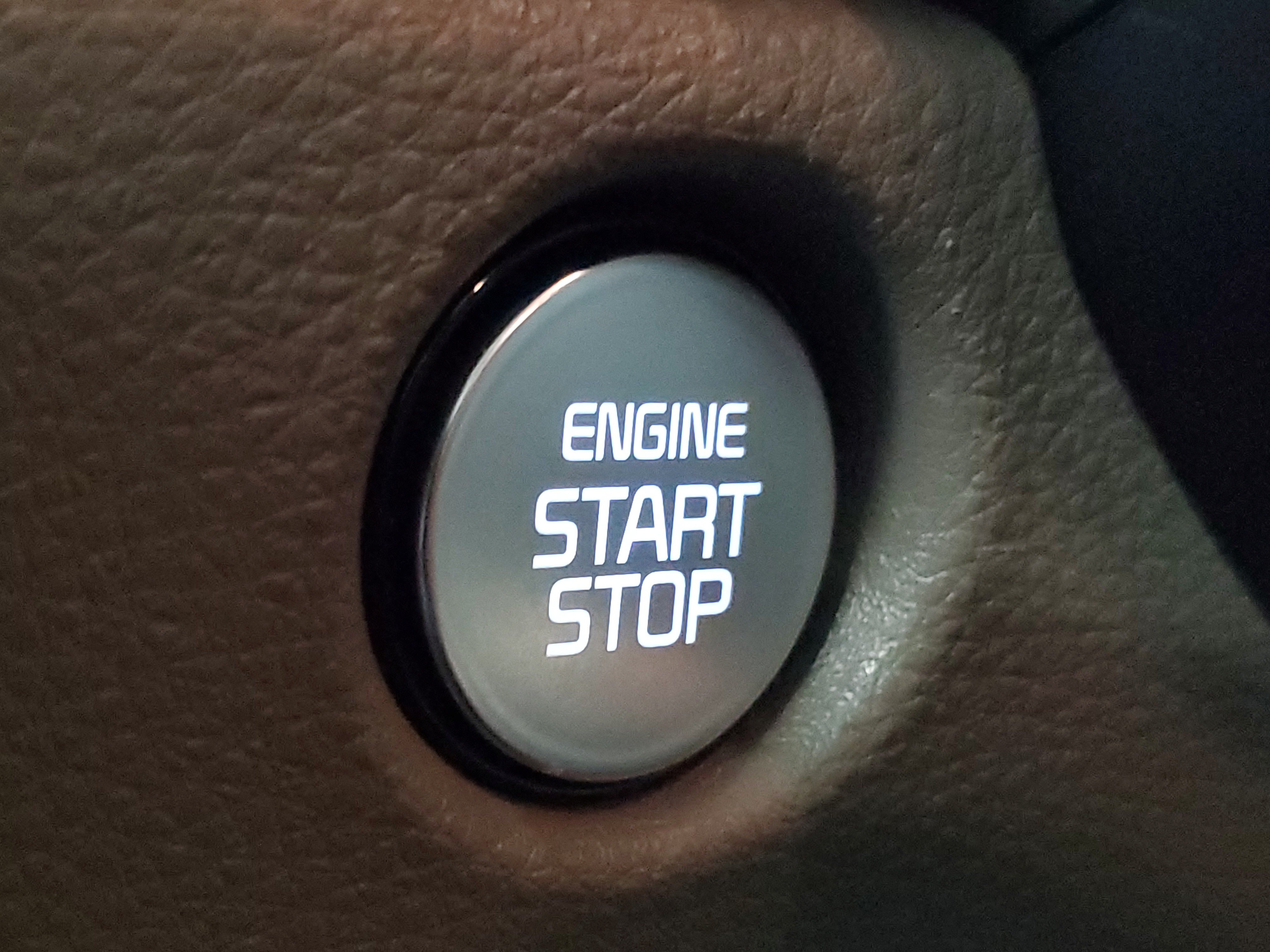 Used 2025 Kia Carnival EX FWD image 28