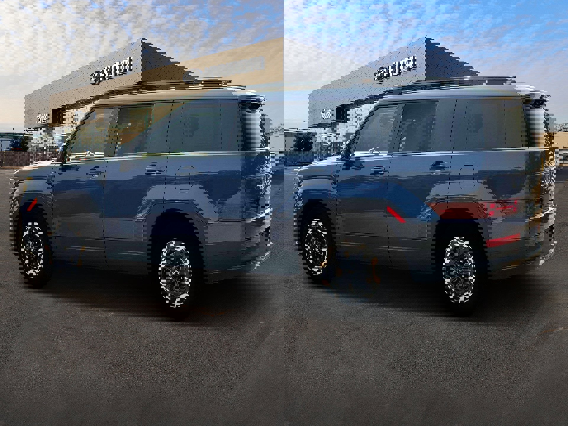 Used 2025 Hyundai Santa Fe SEL image 4