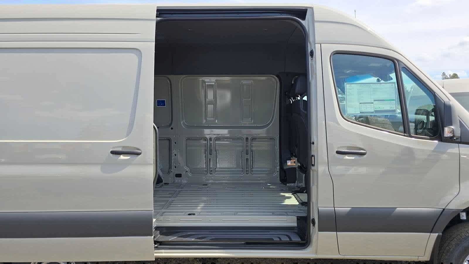 Used 2026 Mercedes-Benz Sprinter 2500 image 13