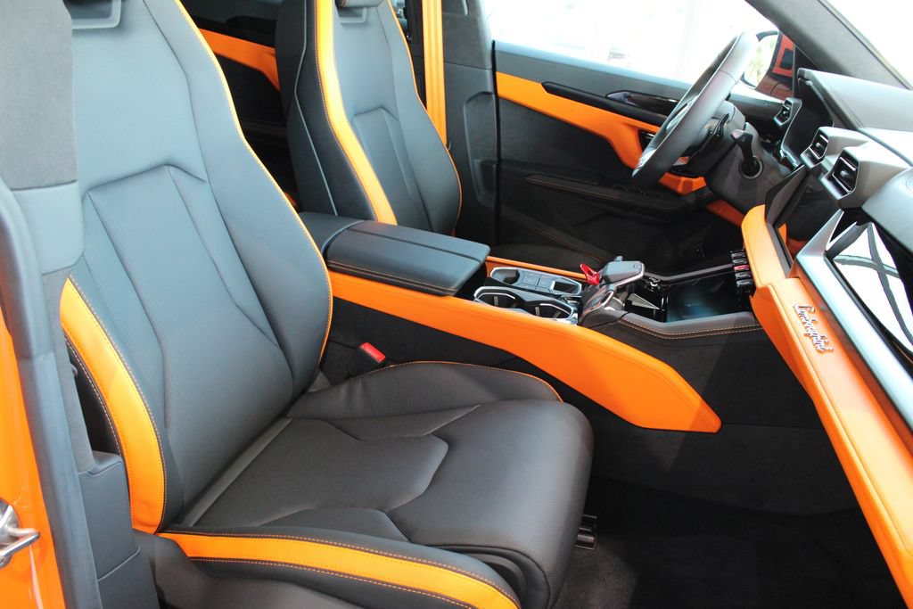 Used 2025 Lamborghini Urus SE AWD/4WD image 23