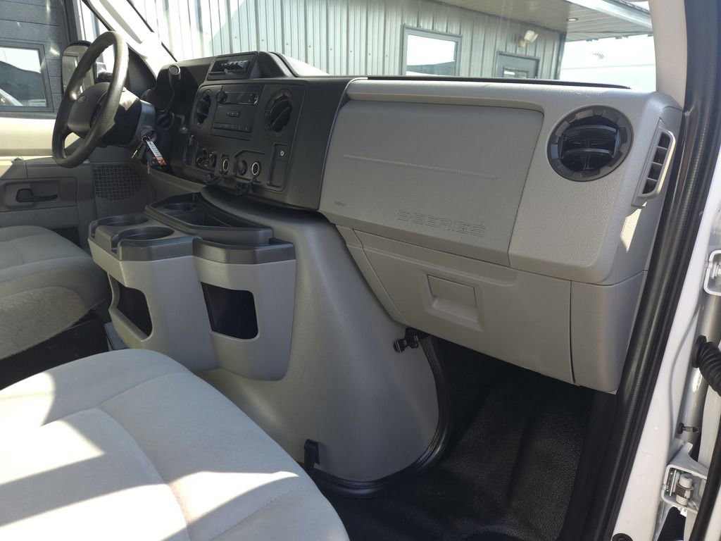 Used 2016 Ford E-350 and Econoline 350 Super Duty w/ Power Windows & Locks Group image 18