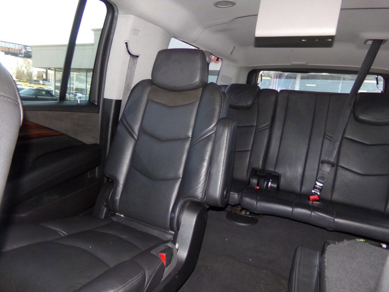 Used 2019 Cadillac Escalade ESV Luxury image 43