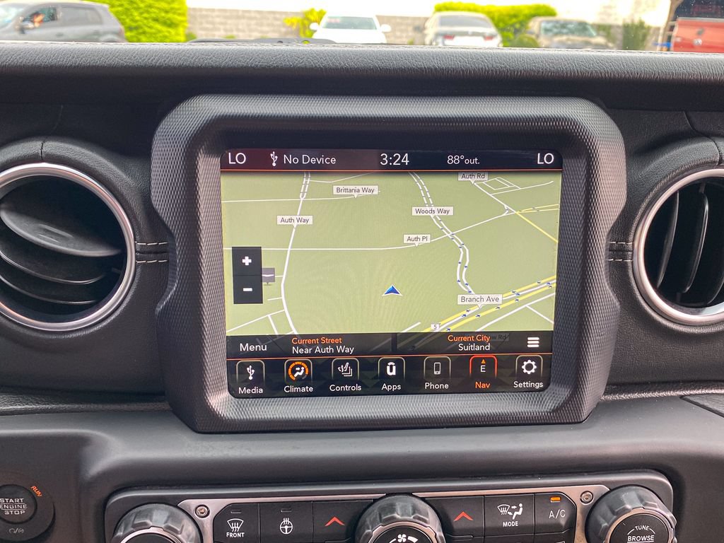 Used 2020 Jeep Wrangler Unlimited Sahara AWD/4WD image 18