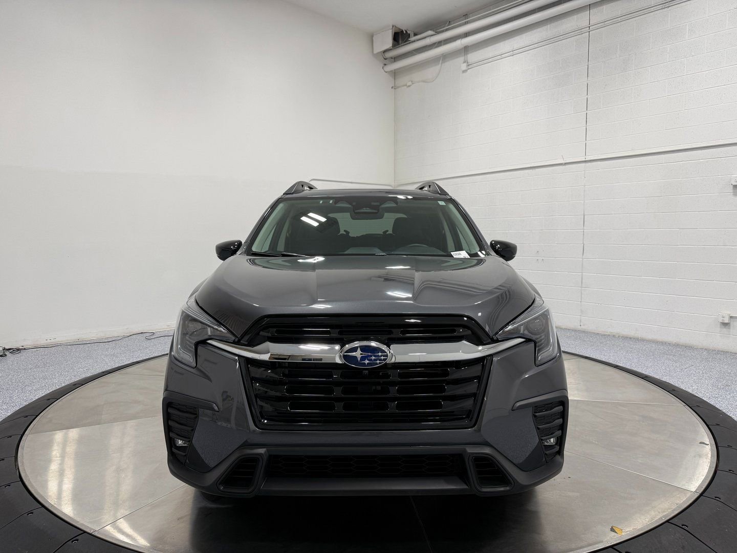 Used 2024 Subaru Ascent Limited w/ Technology Package image 2