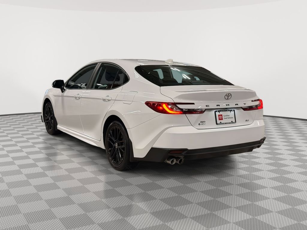 Used 2025 Toyota Camry SE image 5