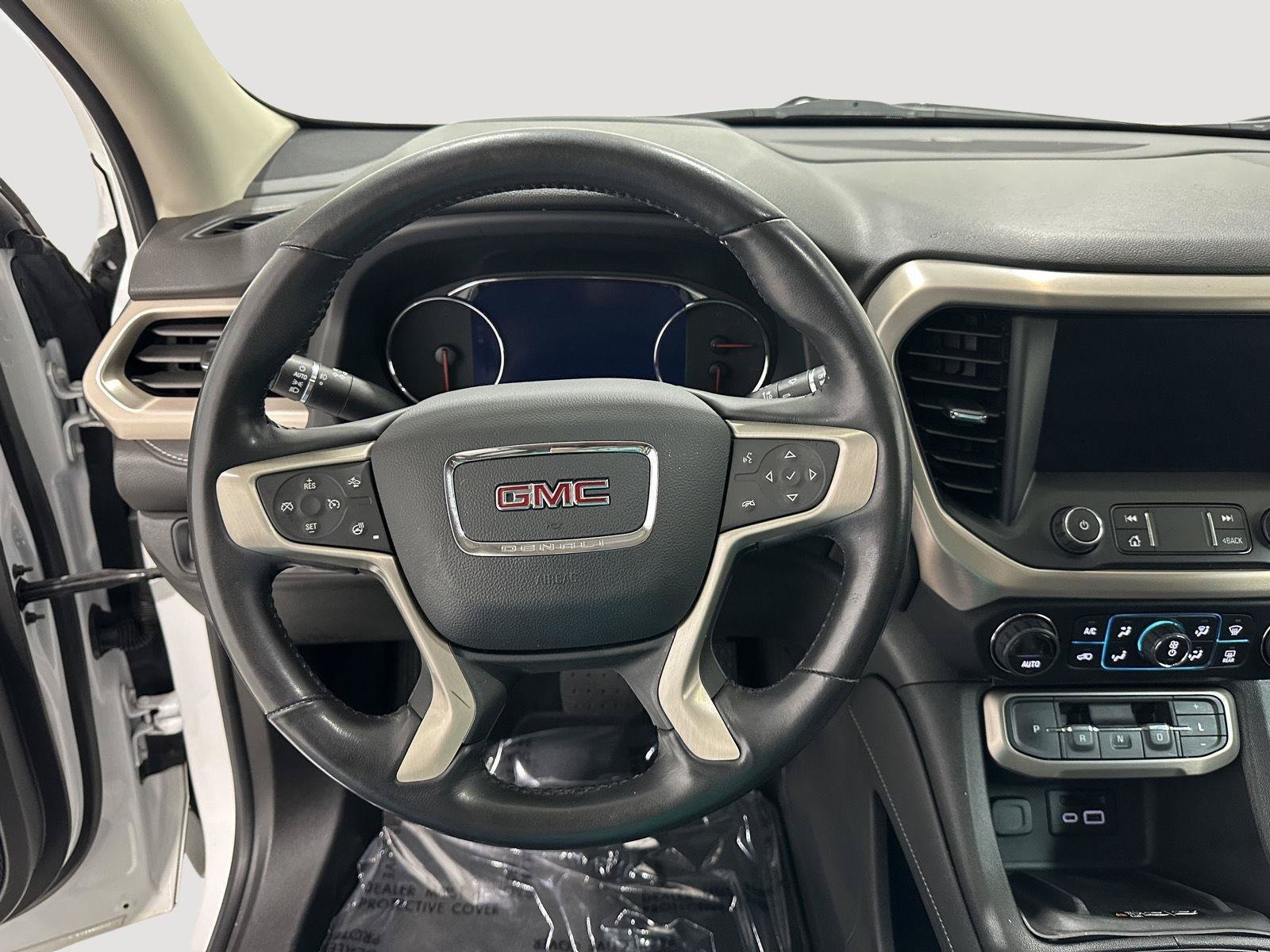 Used 2021 GMC Acadia Denali w/ Denali Technology Package AWD/4WD image 9
