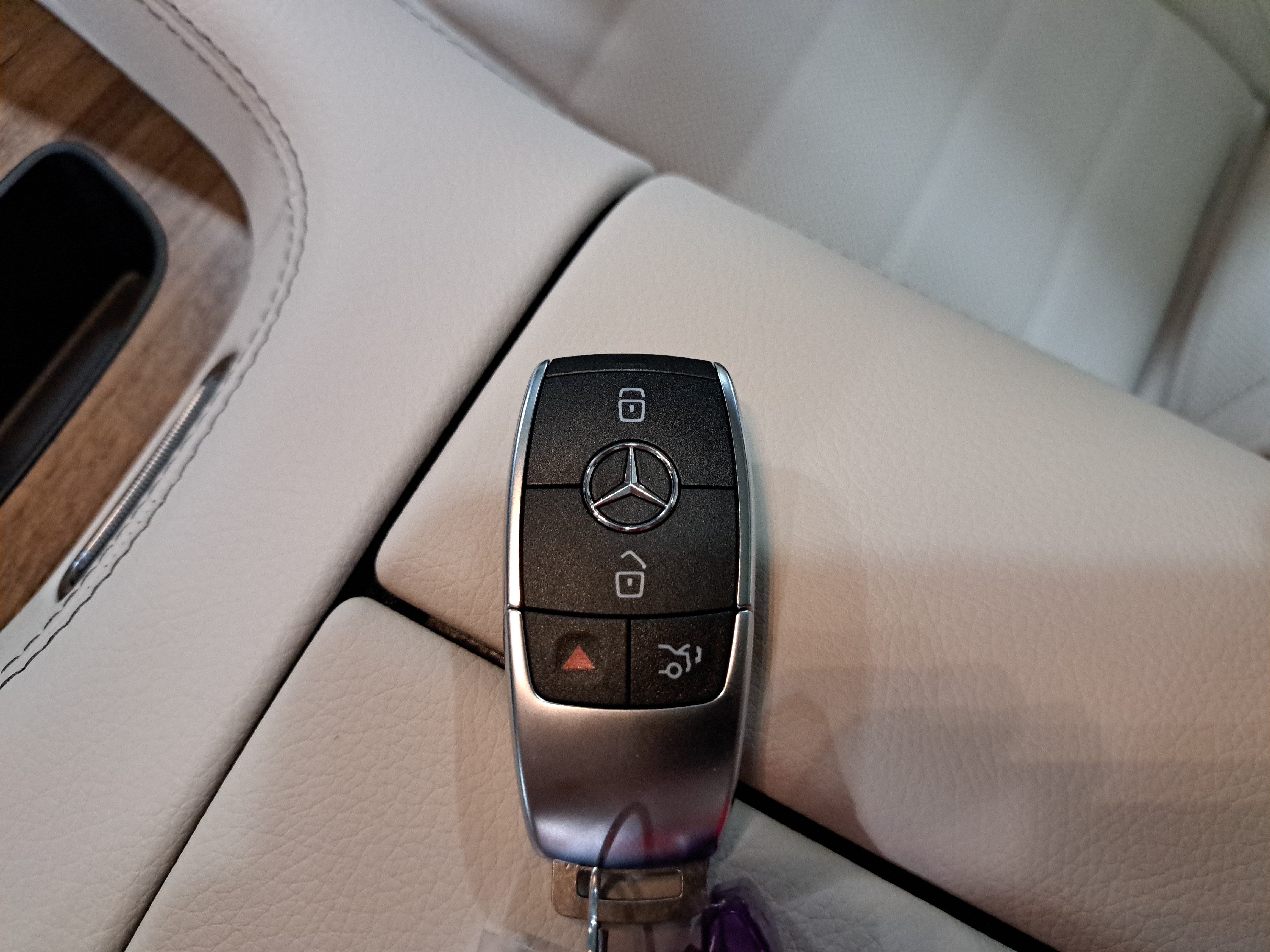 New 2026 Mercedes-Benz GLE 450 4MATIC Coupe image 36