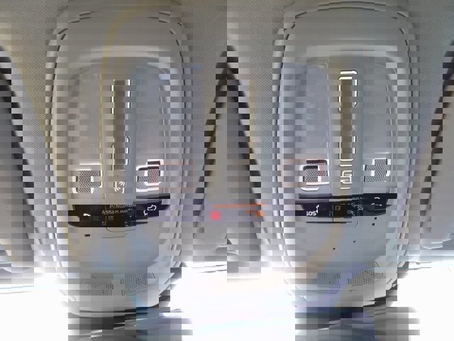 Certified 2025 Volvo XC60 B5 Plus image 21