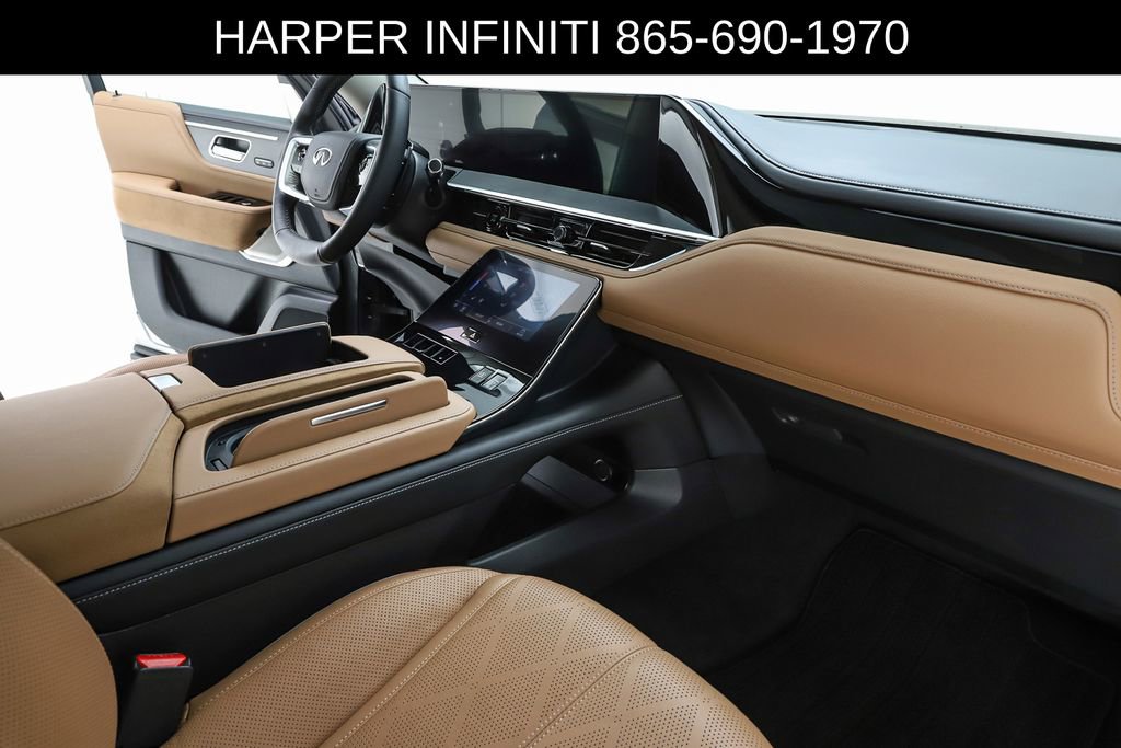 Used 2025 INFINITI QX80 Sensory AWD/4WD image 33