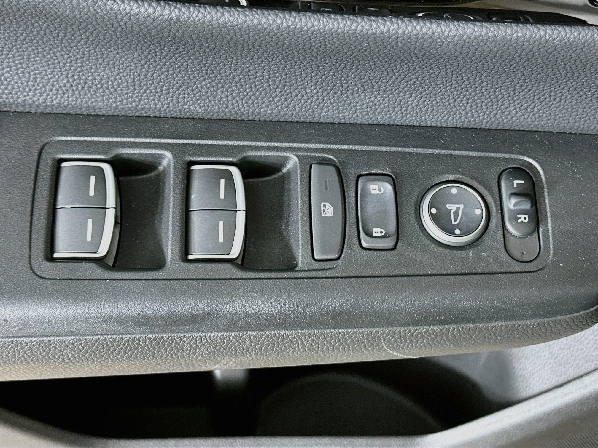 Used 2024 Honda CR-V EX-L image 15